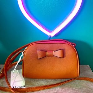 NWT Vegan Leather Alyssa Crossbody Purse